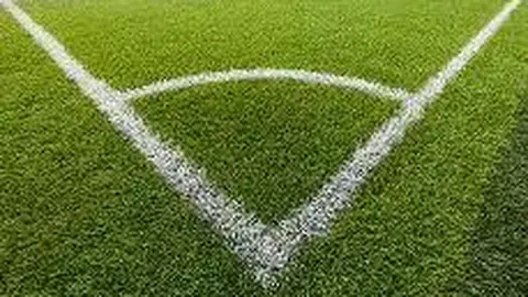 梅西获力挺，C罗败后情绪失控！