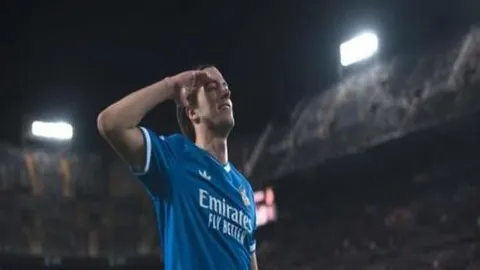 谷爱凌因伤退赛：备战时长12小时，身心极限暴露——九派新闻