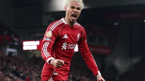 尤文图斯锁定斯特林，助力其开启职业新篇章